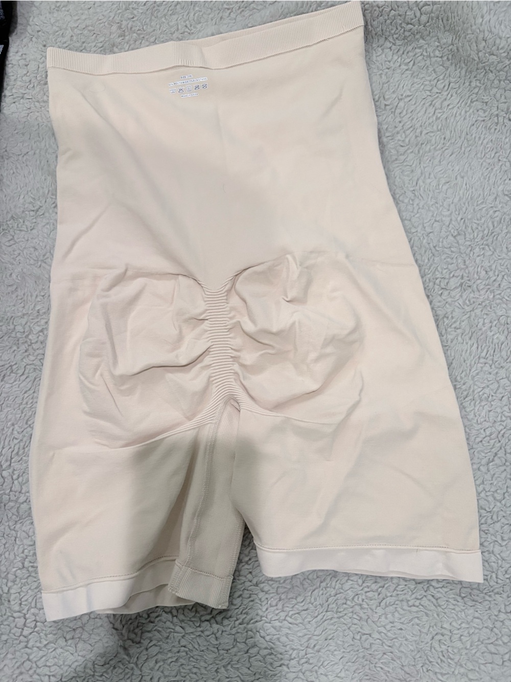 High-Waist Shapewear Shorts in Light Beige - Picture 2 of 2